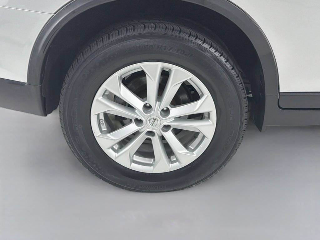 Used 2015 Nissan Rogue SV w/ SV Premium Package AWD/4WD image 30