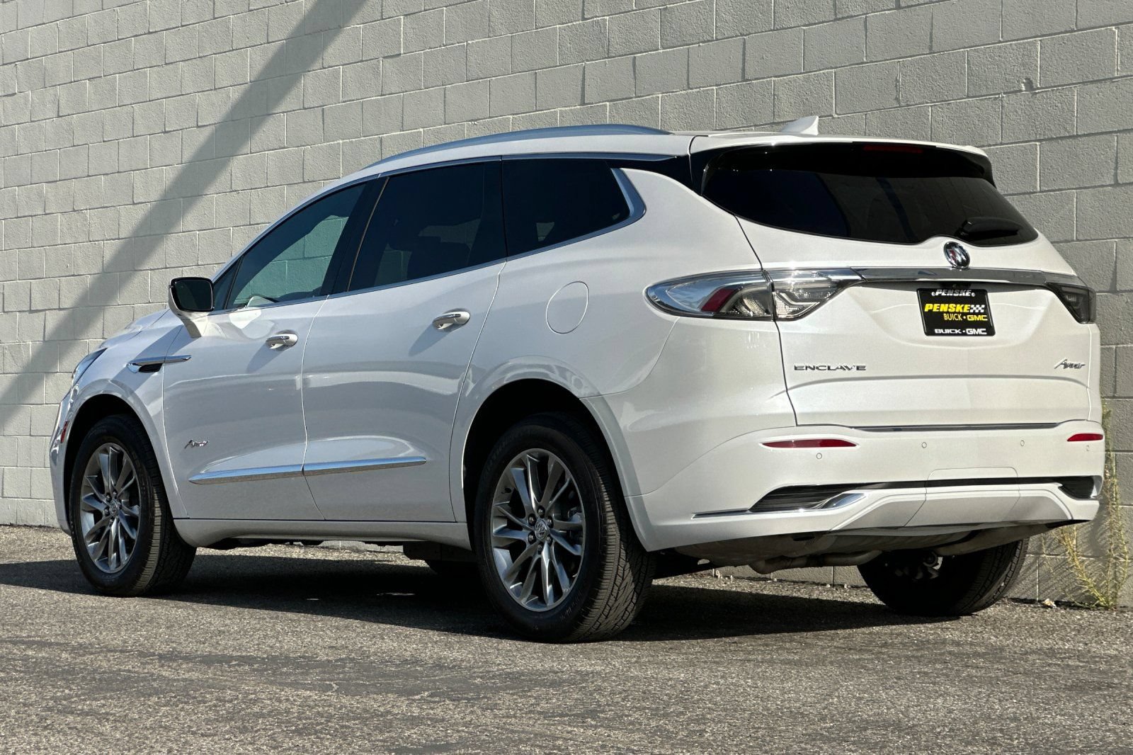 Certified 2024 Buick Enclave Avenir FWD image 6