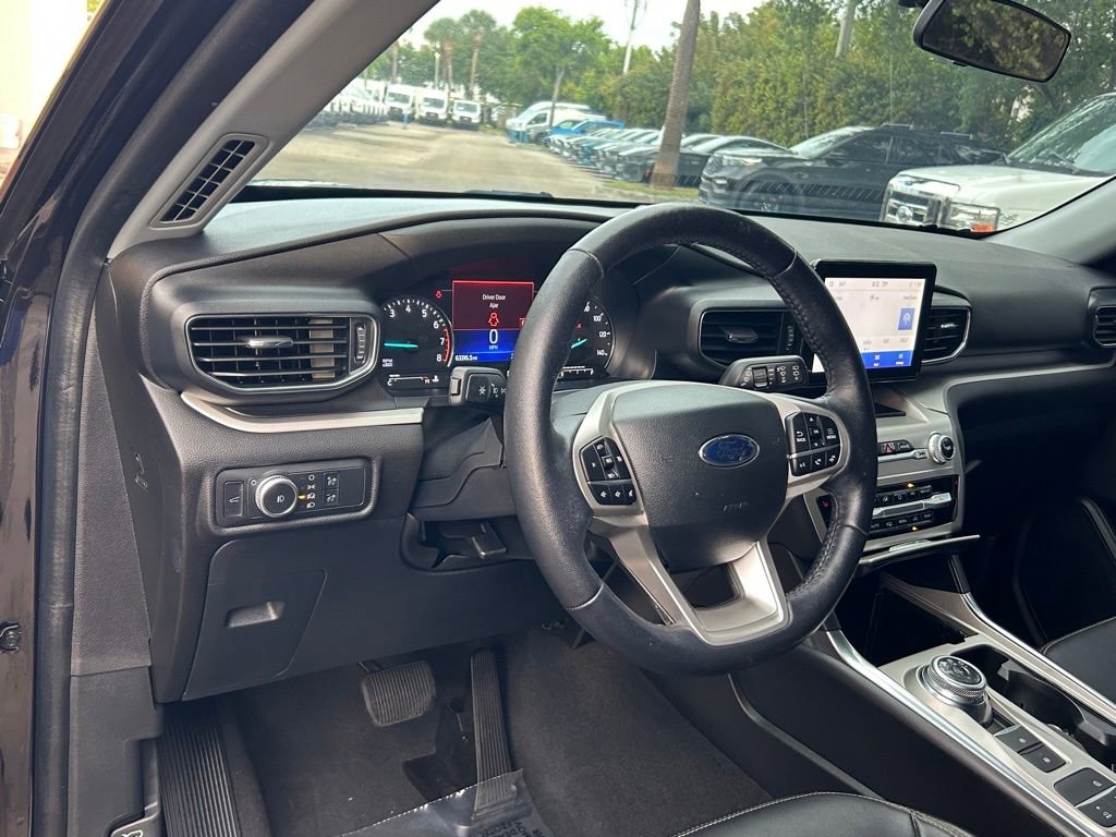 Used 2022 Ford Explorer XLT w/ Equipment Group 202A image 32