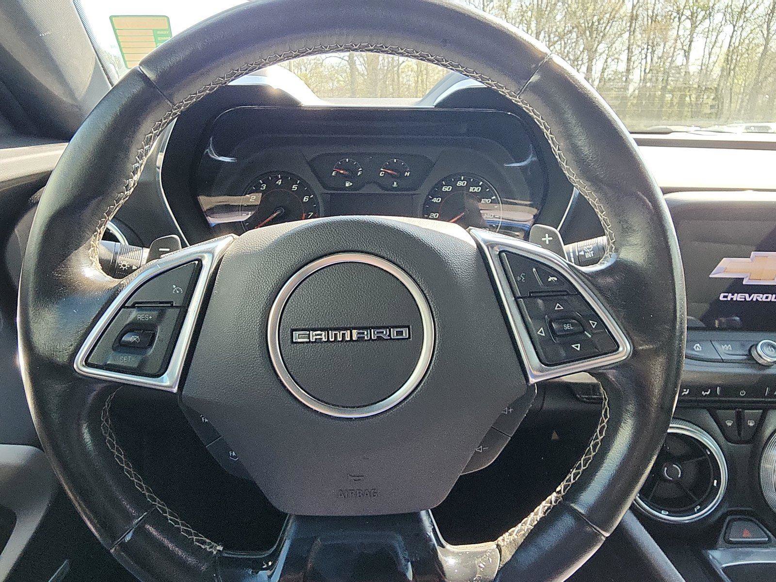 Used 2019 Chevrolet Camaro LT w/ Technology Package image 15