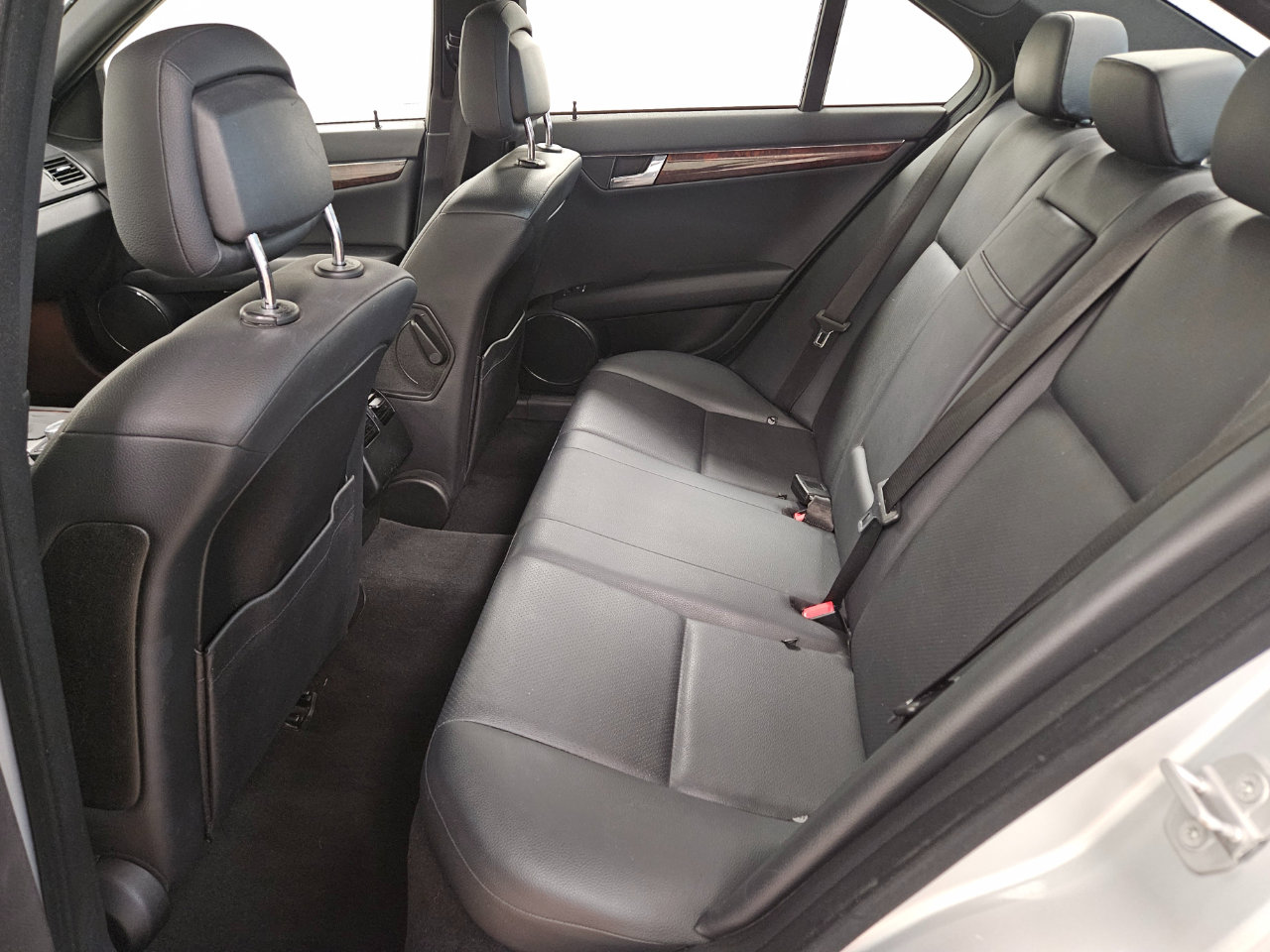 Used 2010 Mercedes-Benz C 300 4MATIC Sedan image 24