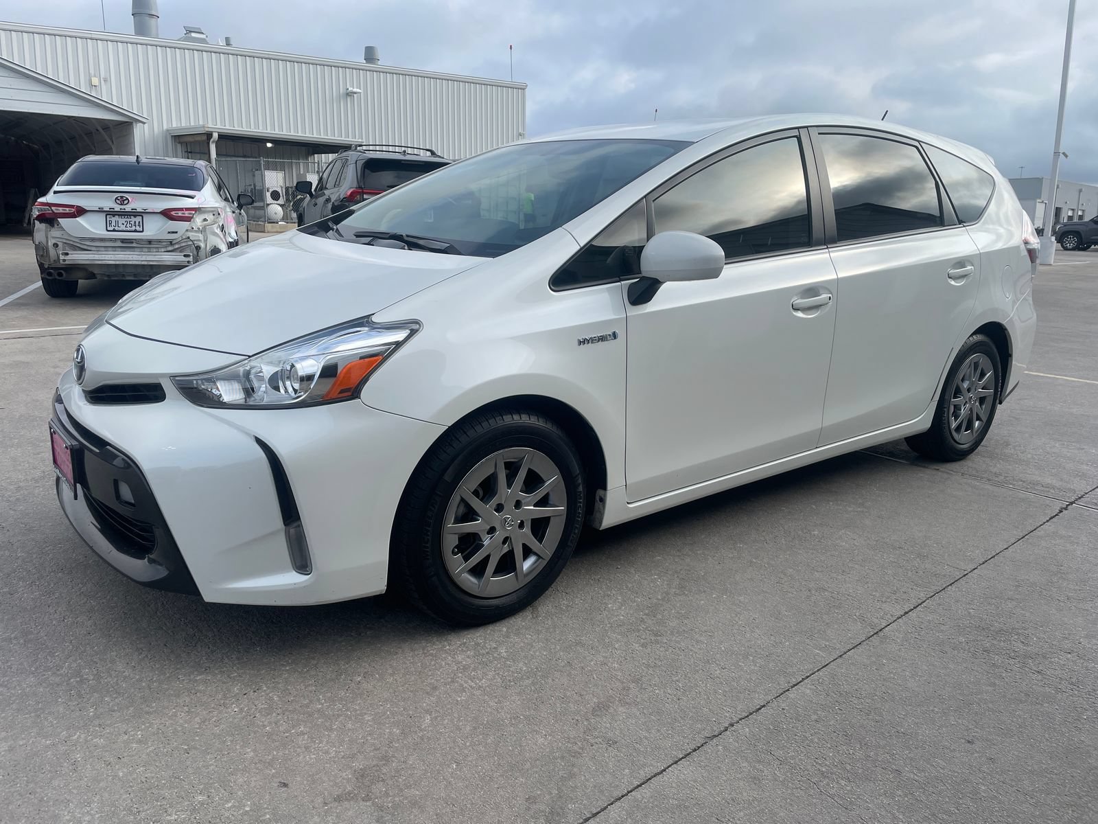 Used 2017 Toyota Prius V Four FWD image 1