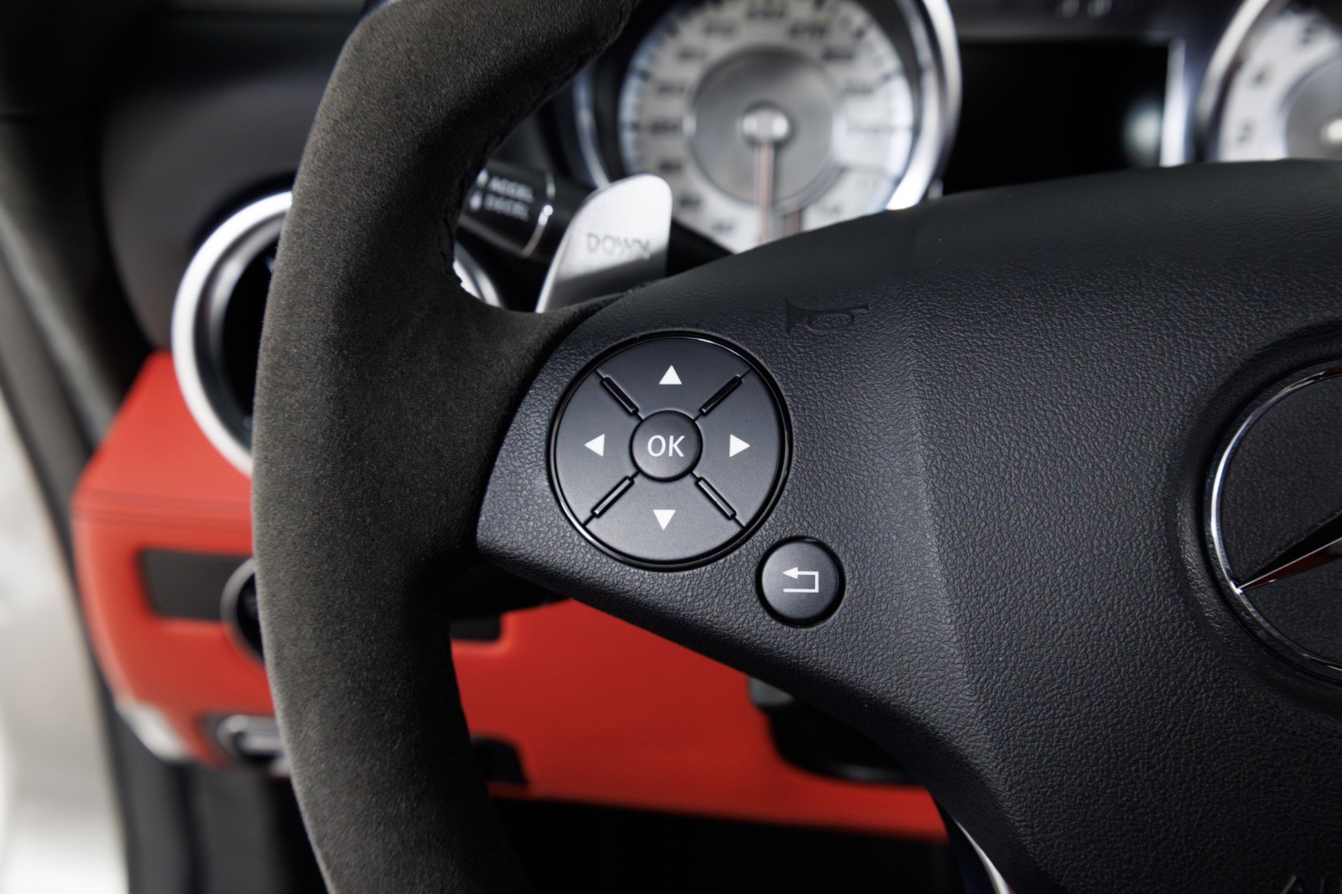 Used 2011 Mercedes-Benz SLS AMG Coupe image 24