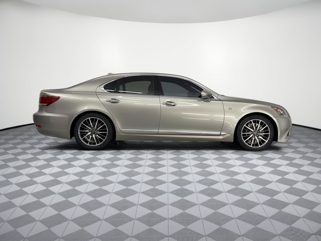Used 2016 Lexus LS 460 w/ F Sport Package RWD image 8