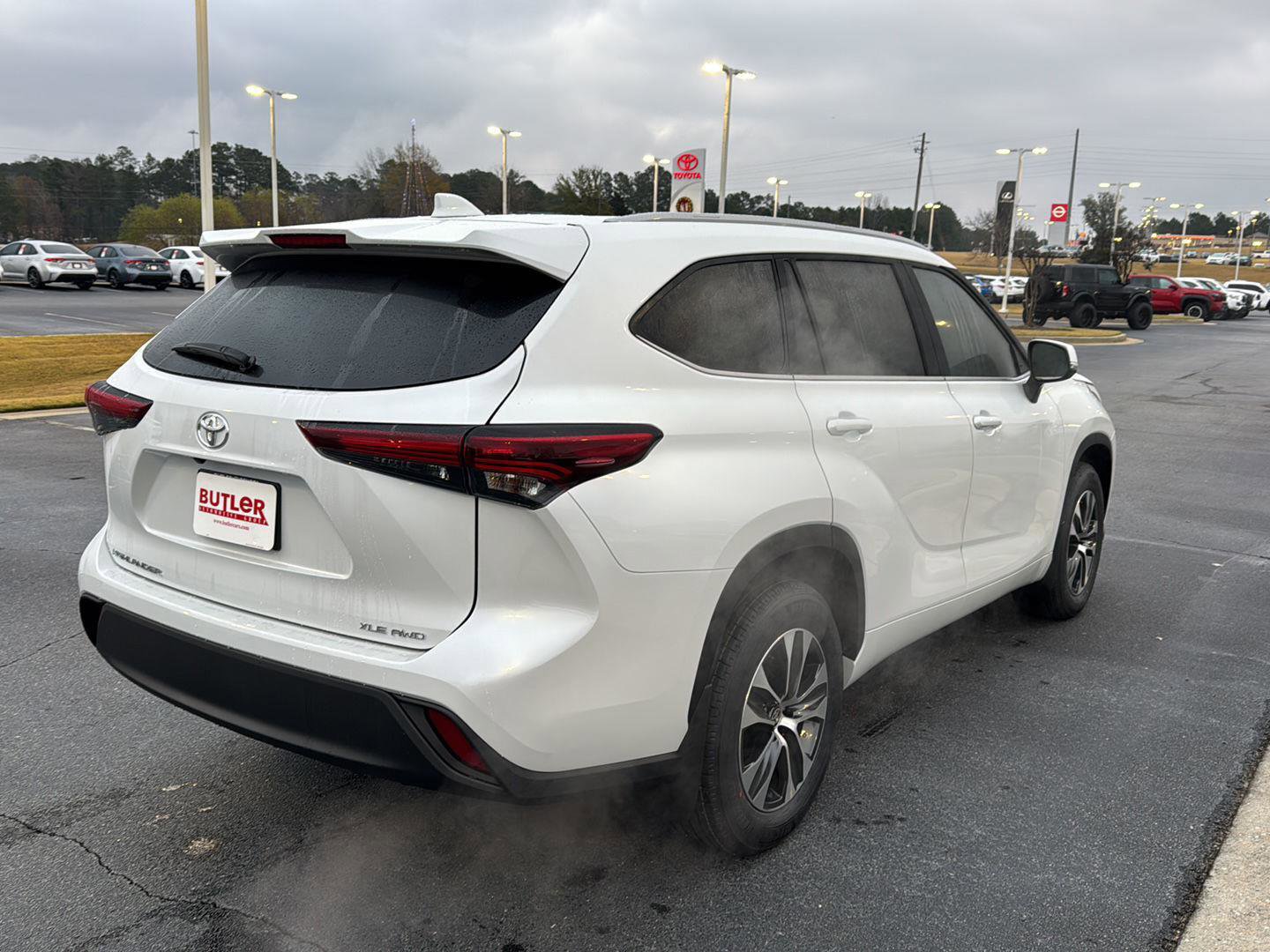 New 2026 Toyota Highlander XLE image 5