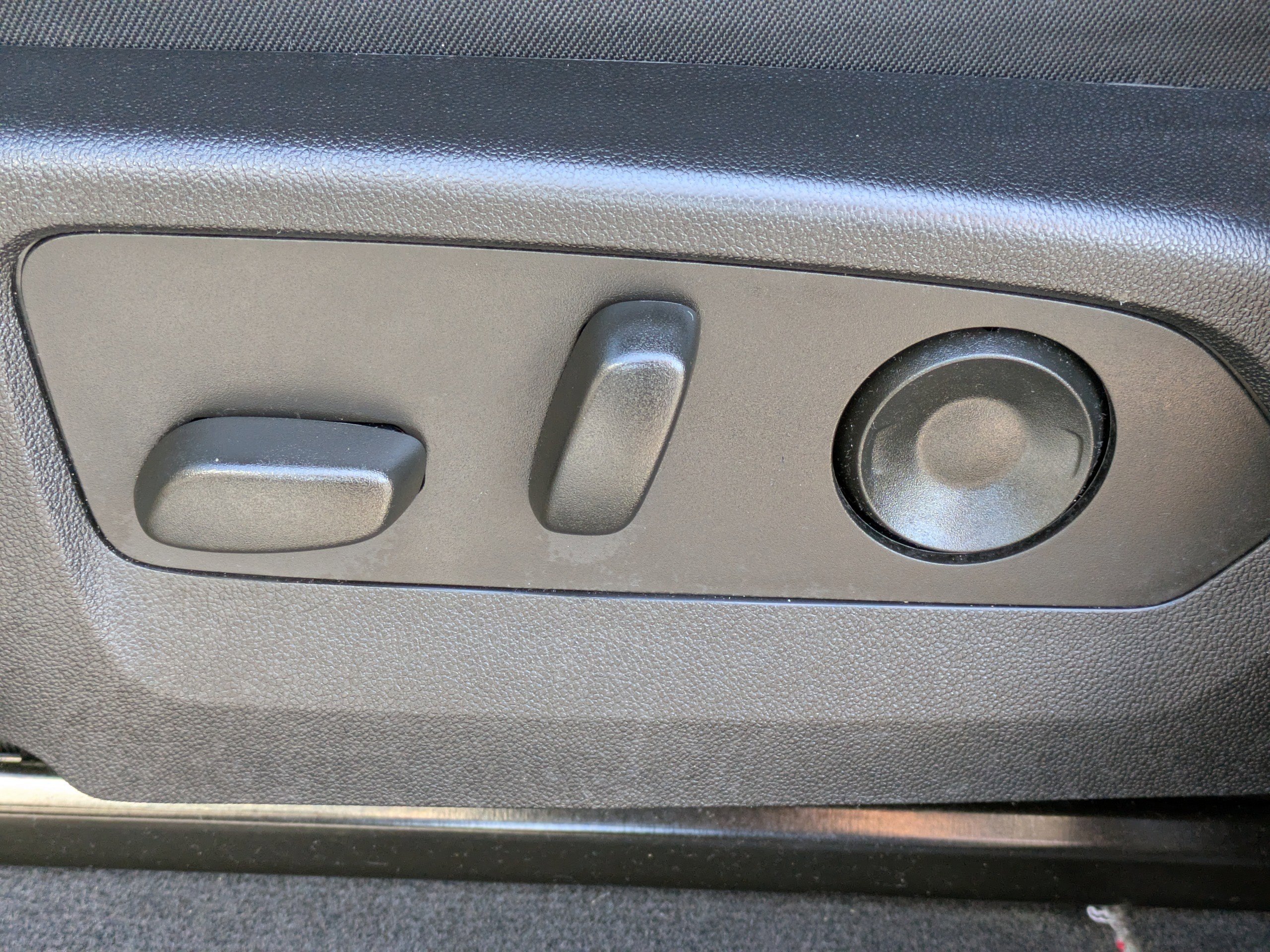 Used 2023 Chevrolet Colorado LT w/ LT Convenience Package II image 17