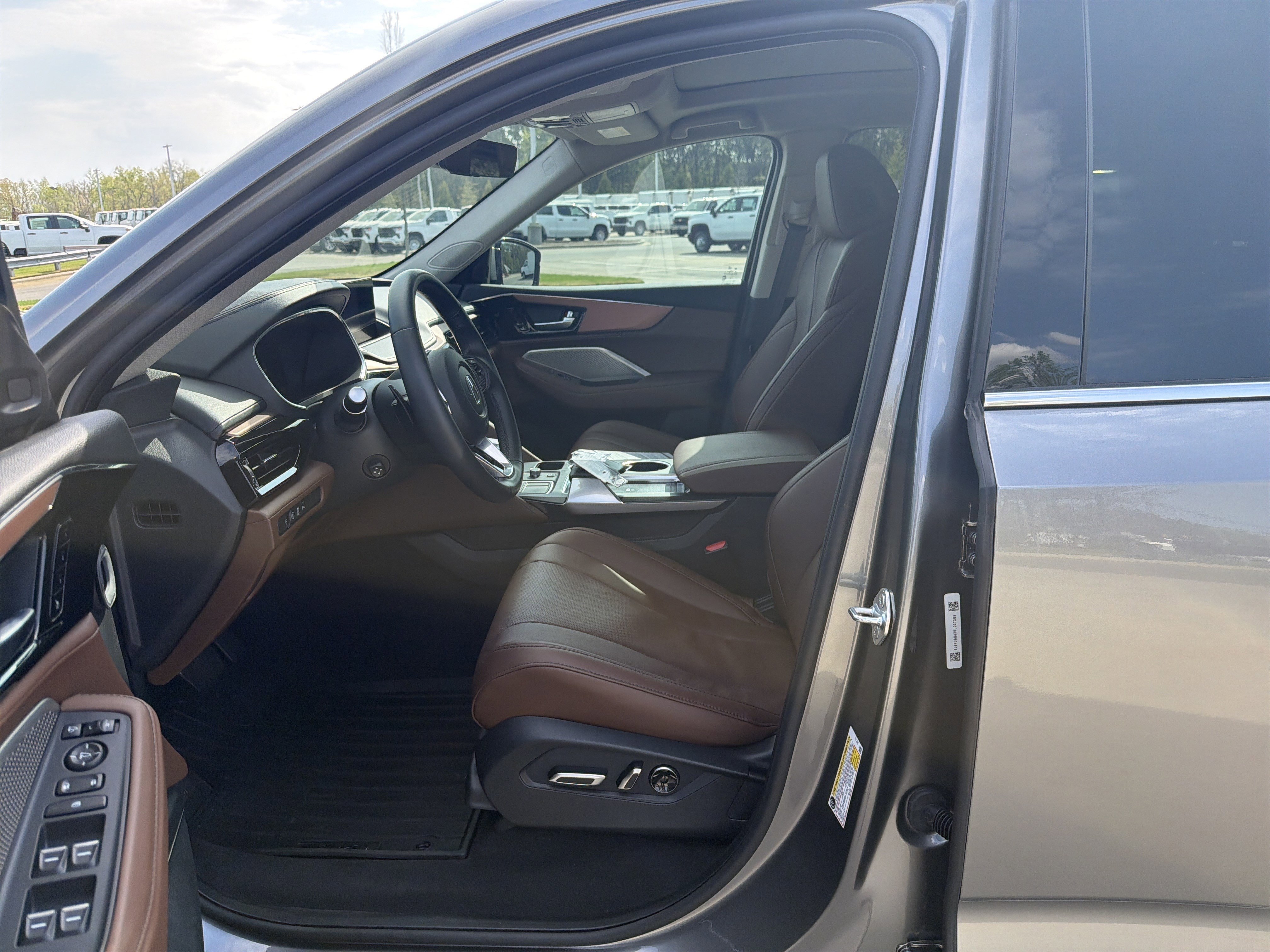 Certified 2024 Acura MDX FWD w/ Technology Package image 16