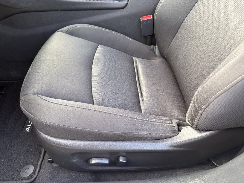 Used 2023 Nissan Altima 2.5 SV FWD image 24