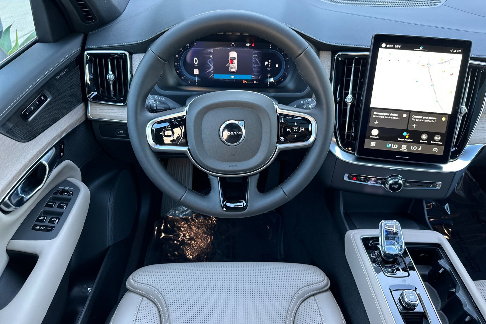 New 2025 Volvo XC90 B6 Ultra image 12