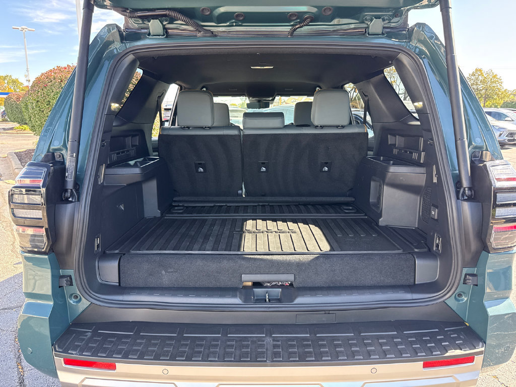 Used 2025 Toyota 4Runner Trailhunter AWD/4WD image 30