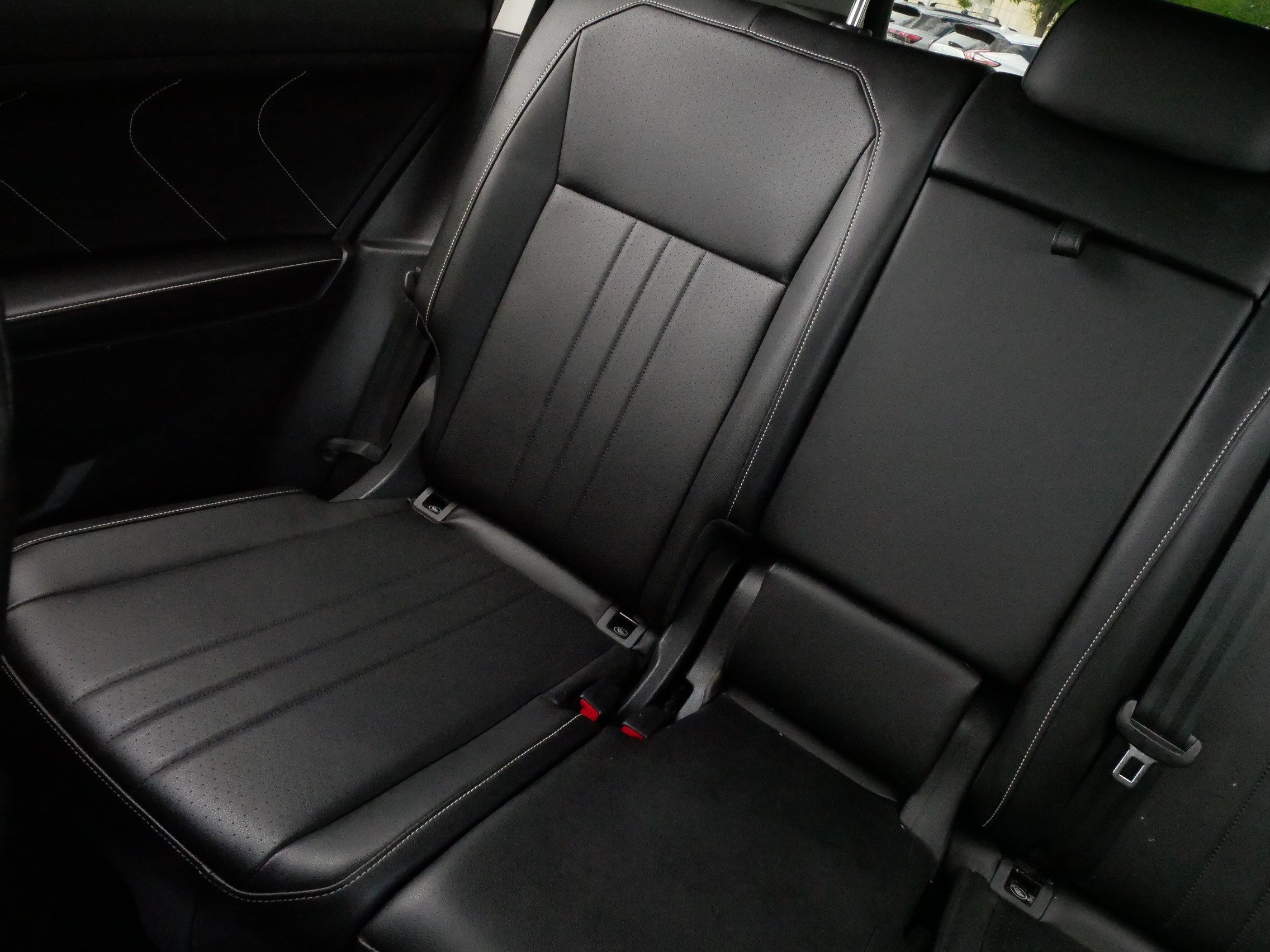 Certified 2023 Volkswagen Tiguan SE w/ Panoramic Sunroof Package AWD/4WD image 12