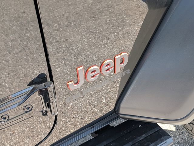 Used 2022 Jeep Gladiator Mojave w/ LED Lighting Group AWD/4WD image 19