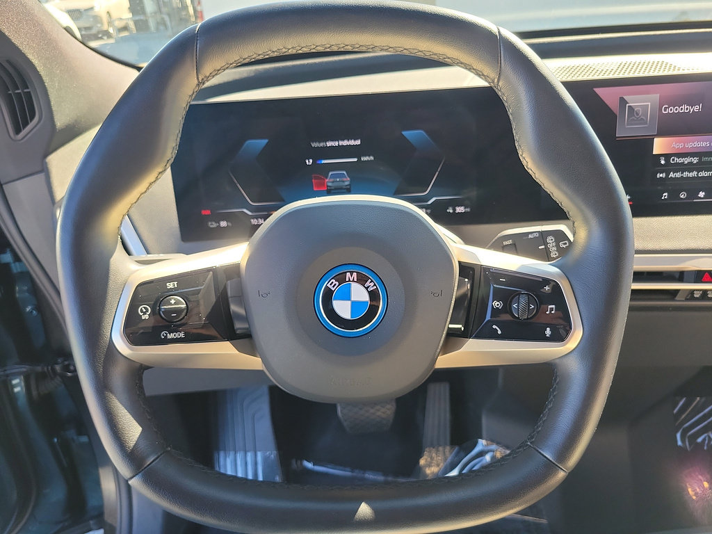 Used 2024 BMW iX xDrive50 w/ Sport Package AWD/4WD image 25