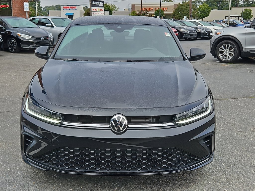 Used 2025 Volkswagen Jetta Sport FWD image 2