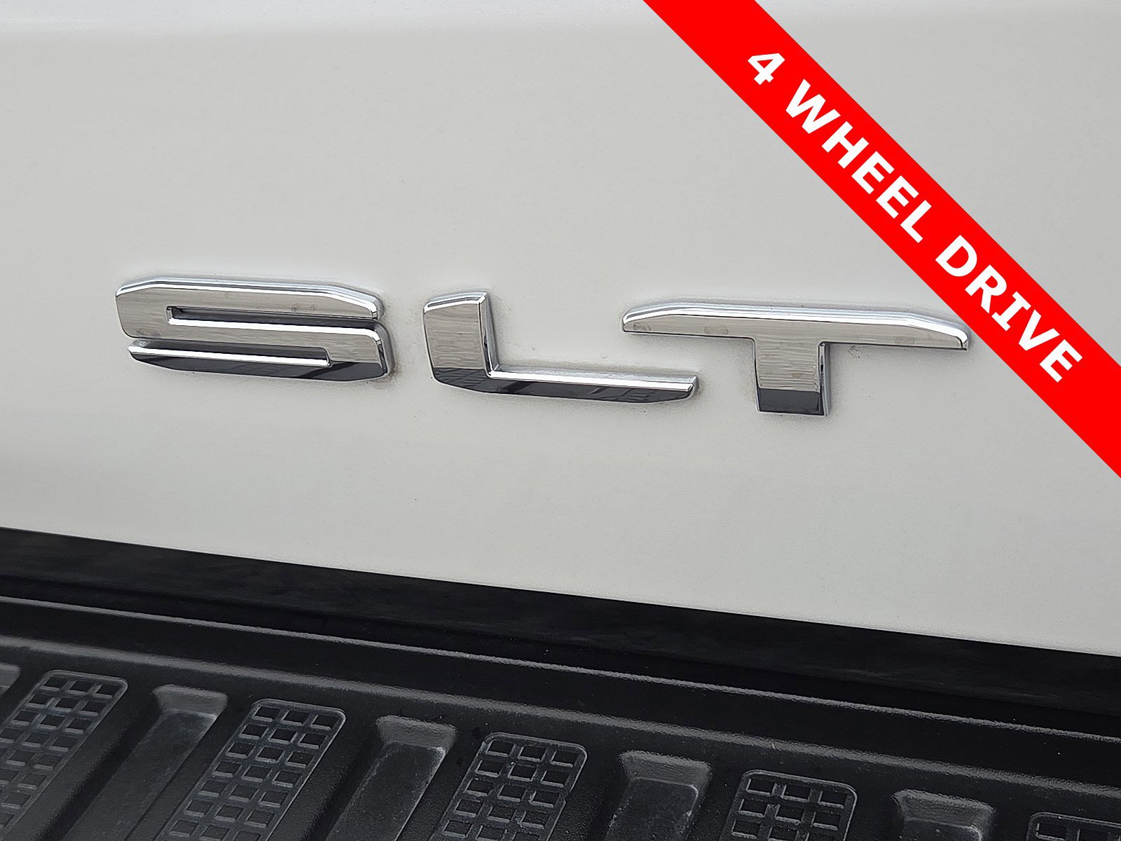 Used 2023 GMC Sierra 1500 SLT image 8