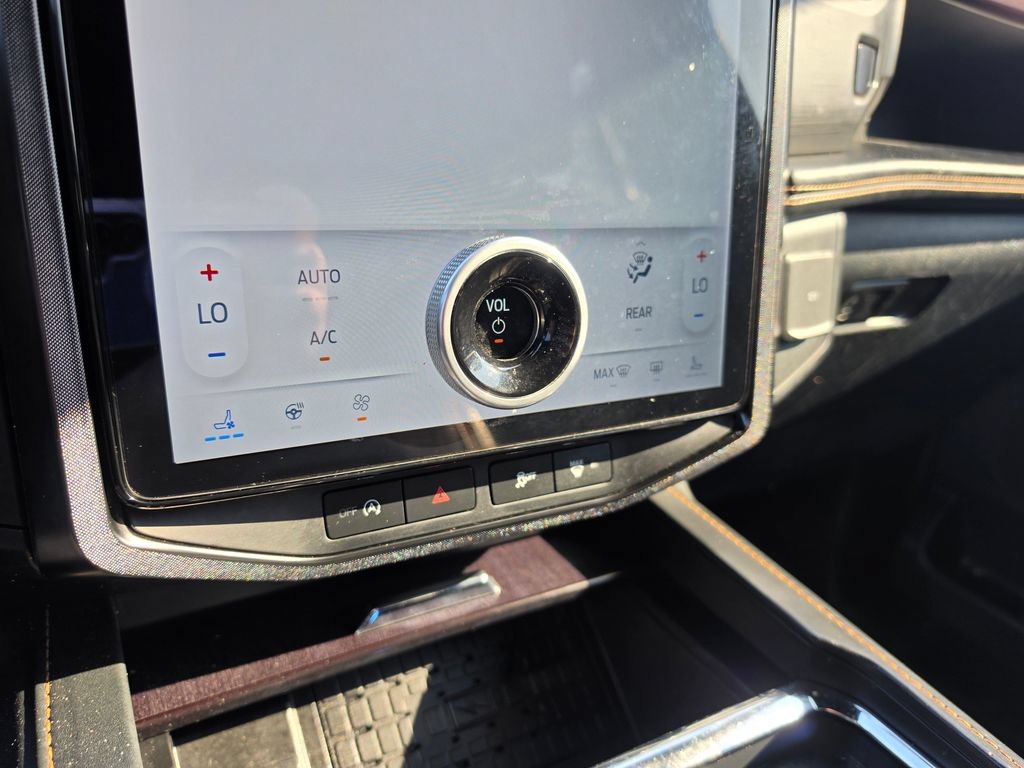 Used 2023 Ford Expedition Platinum RWD image 26