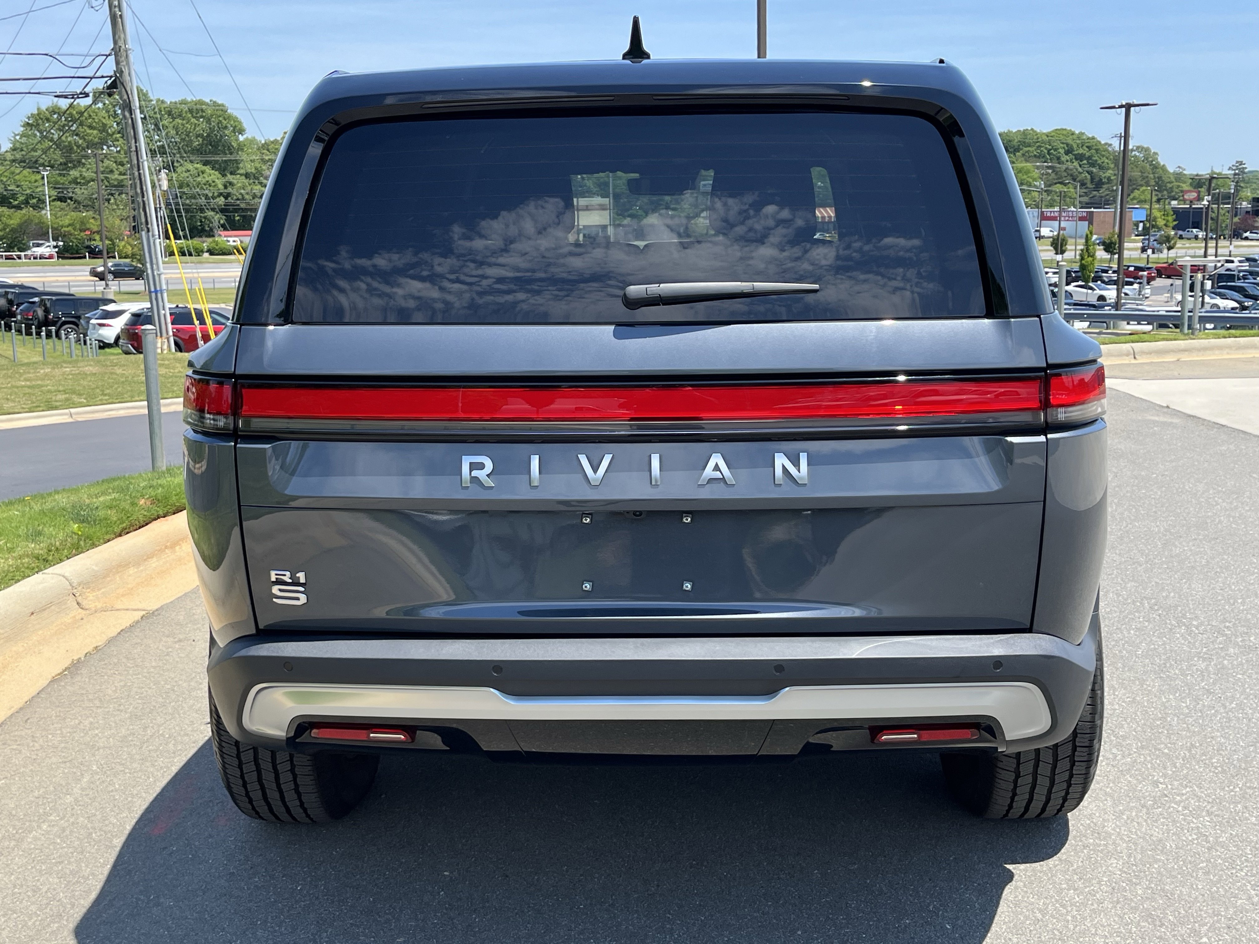 Used 2024 Rivian R1S Adventure AWD/4WD image 8