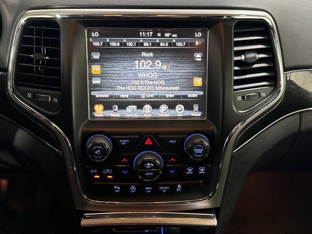 Used 2017 Jeep Grand Cherokee Trailhawk w/ Trailhawk Luxury Group AWD/4WD image 26