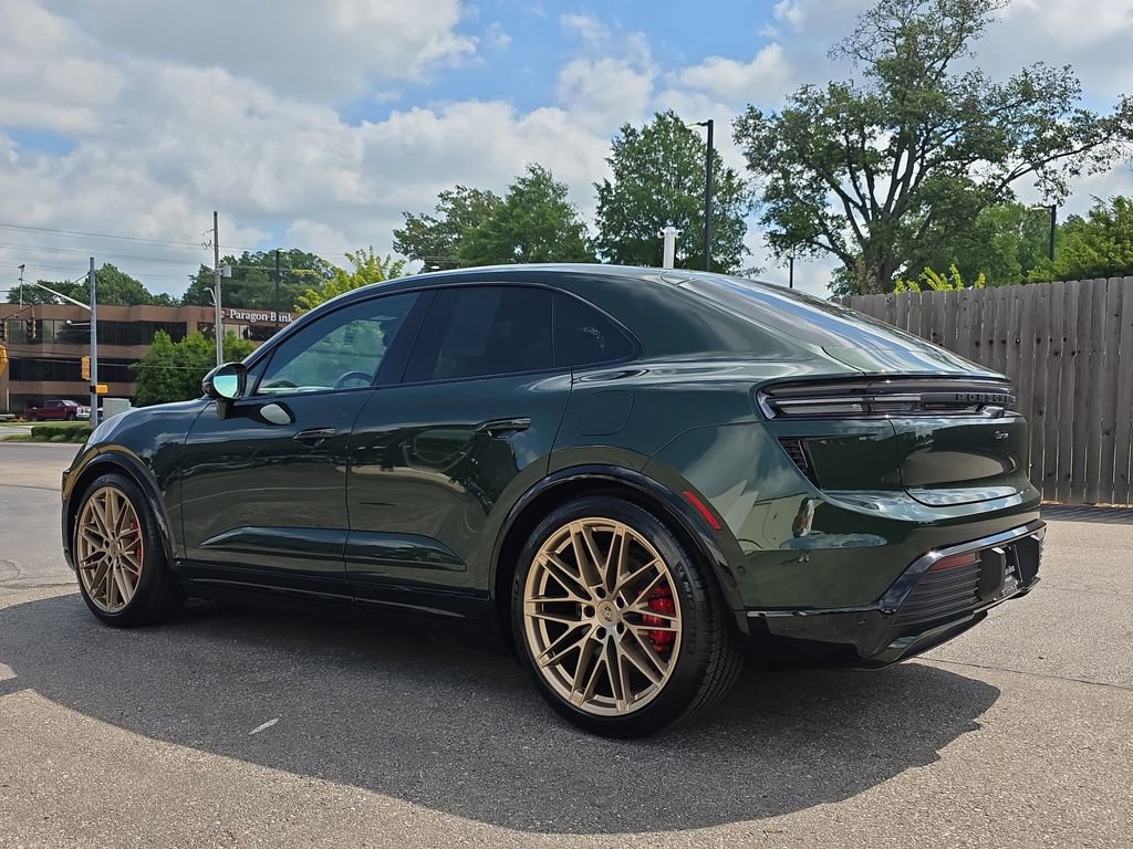 Used 2025 Porsche Macan Turbo Electric AWD/4WD image 3