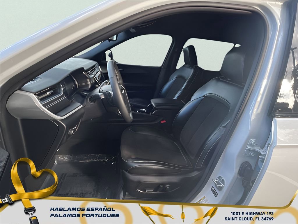 Used 2023 Jeep Grand Cherokee L Laredo image 14