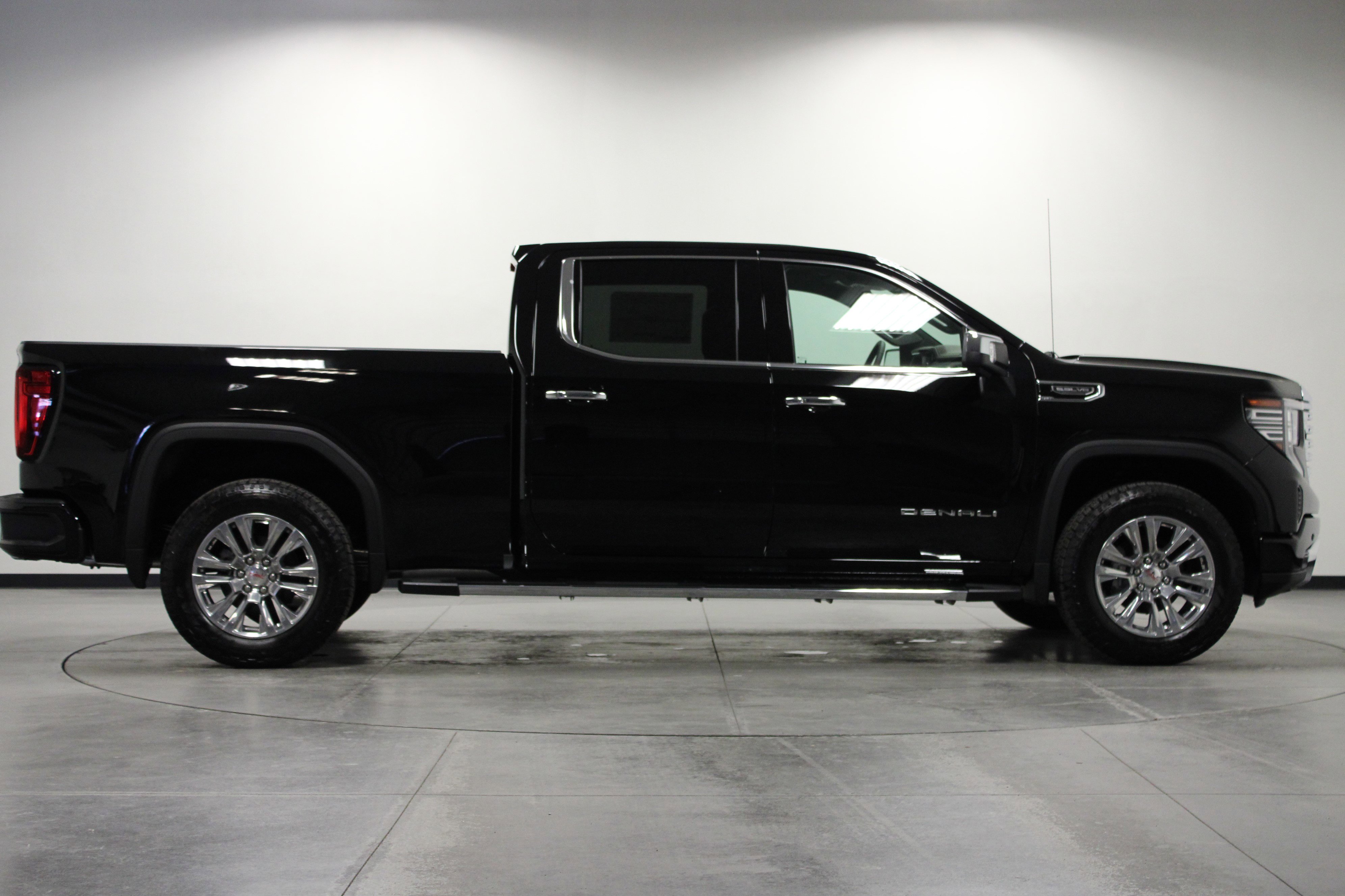 New 2025 GMC Sierra 1500 Denali w/ Technology Package image 3