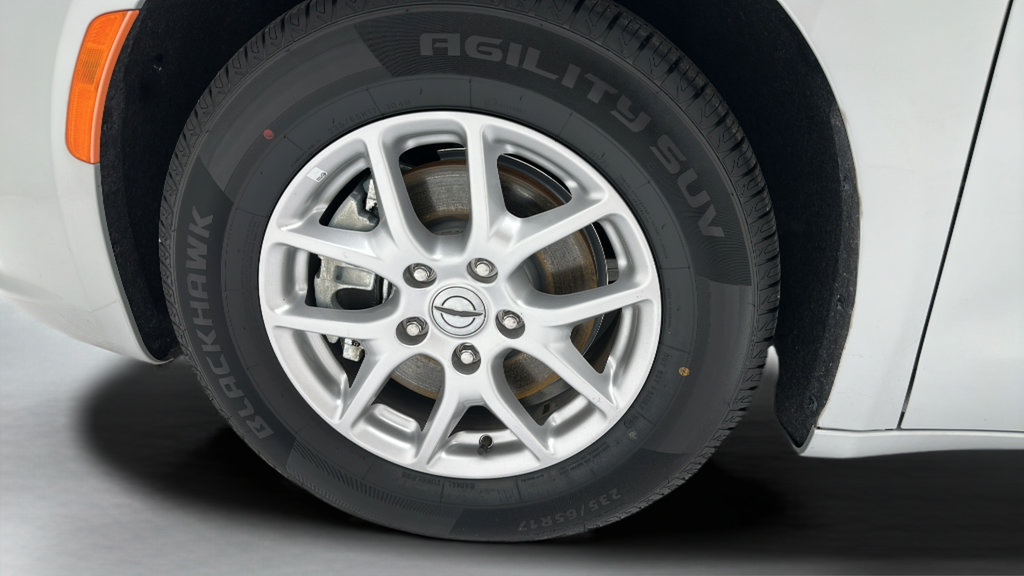 Used 2024 Chrysler Pacifica Touring-L FWD image 10
