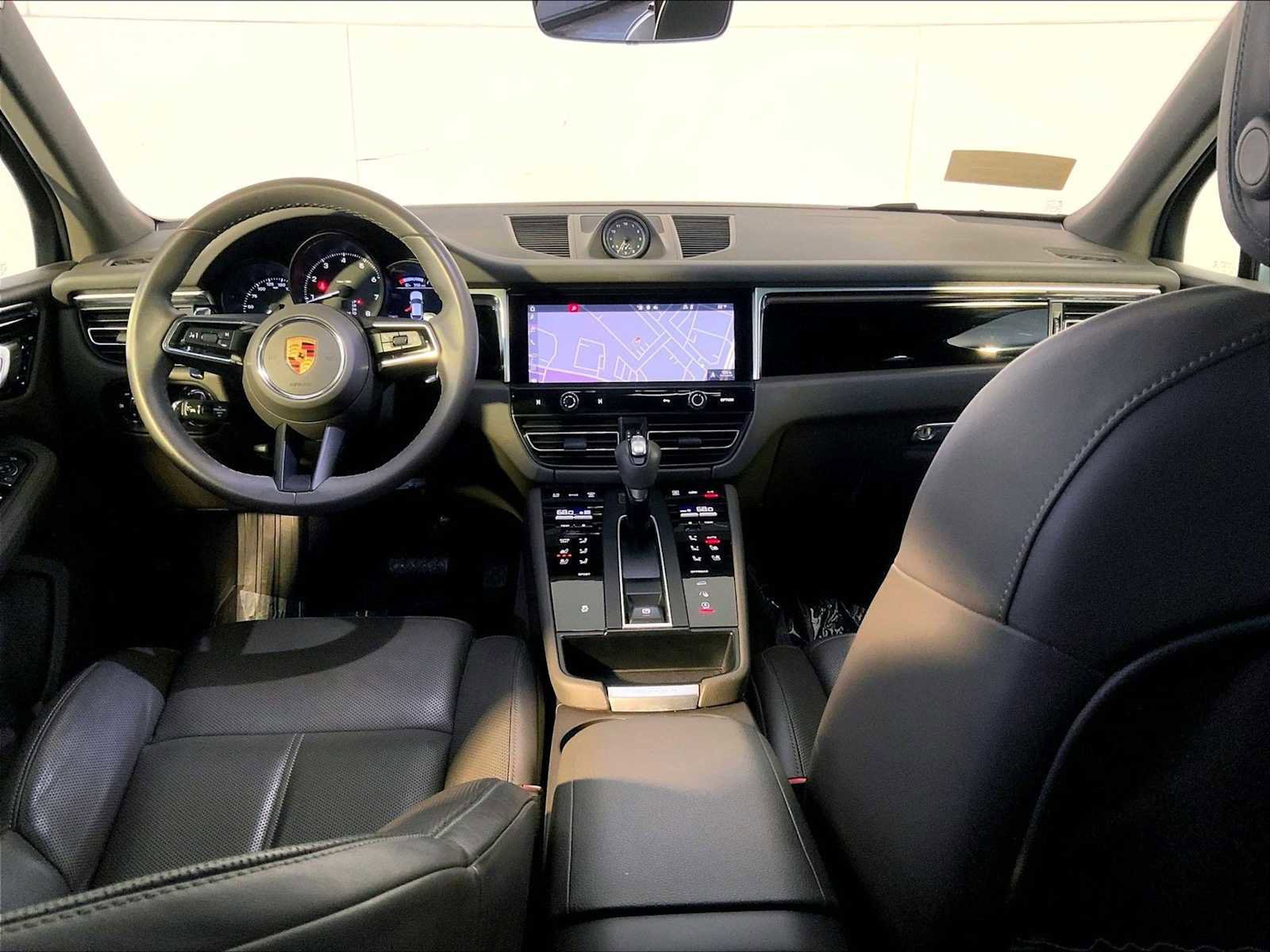 Used 2023 Porsche Macan image 14