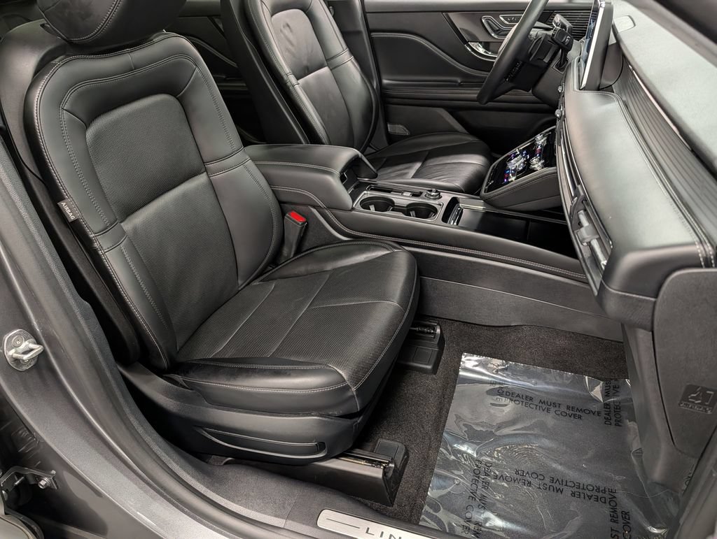 Used 2022 Lincoln Corsair AWD w/ Premium Package image 32