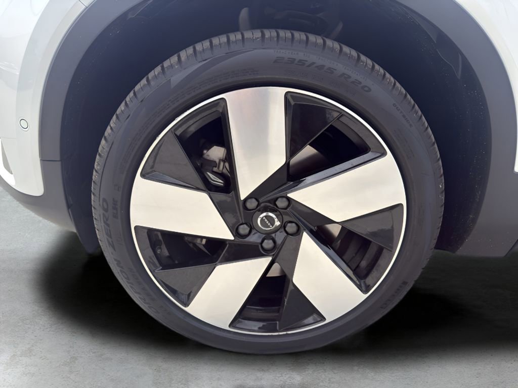 Used 2023 Volvo XC40 Recharge Ultimate image 18