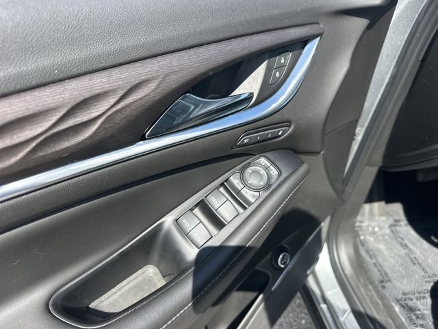 Used 2023 Buick Enclave Avenir w/ Avenir Technology Package FWD image 44