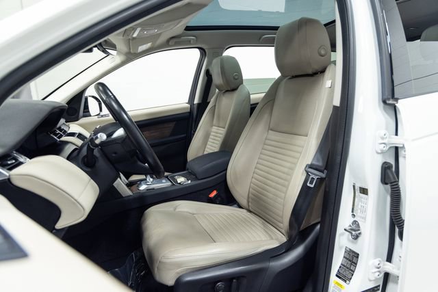 Used 2020 Land Rover Discovery Sport SE image 23