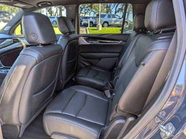 Certified 2025 Cadillac XT6 Premium Luxury AWD/4WD image 18