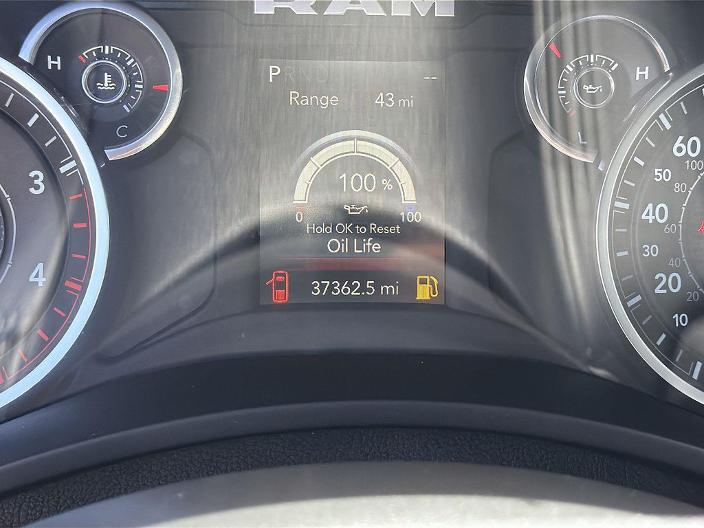 Used 2024 RAM 3500 Big Horn AWD/4WD image 11