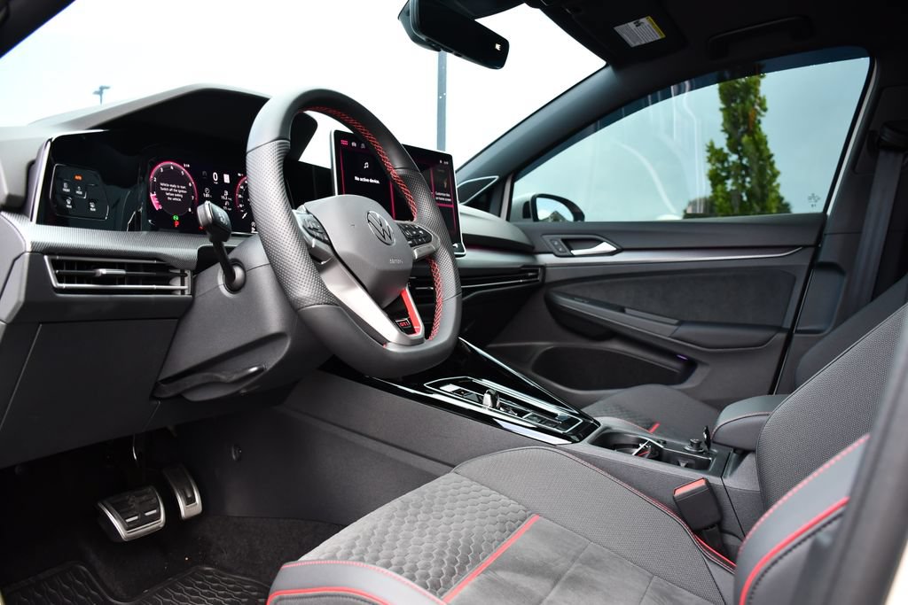 Used 2025 Volkswagen GTI SE FWD image 24