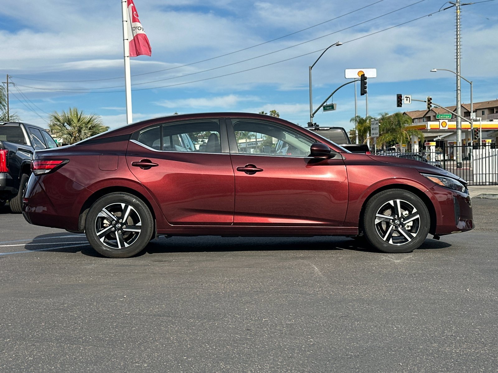 Used 2025 Nissan Sentra SV image 6