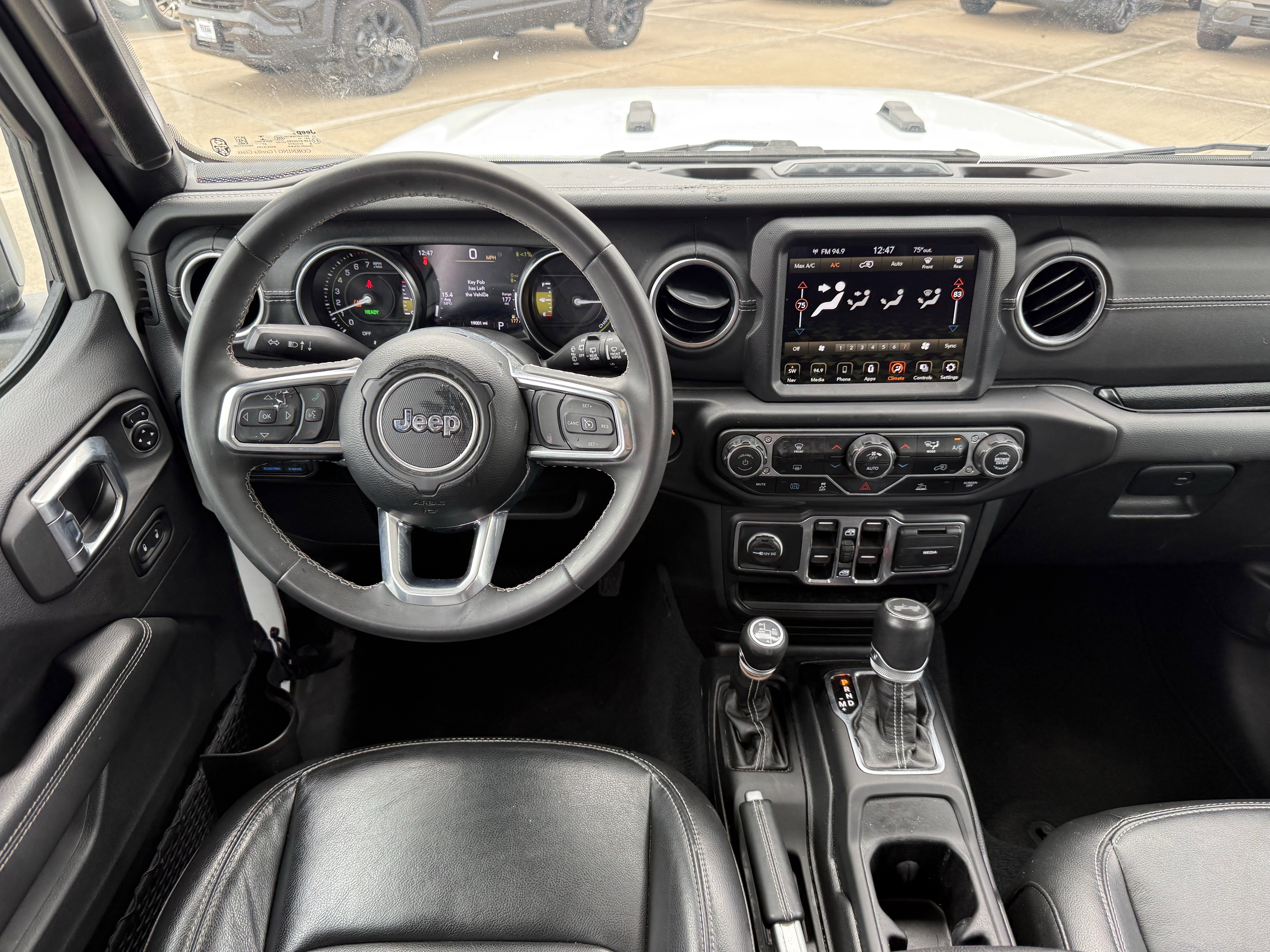 Used 2023 Jeep Wrangler Sahara image 14