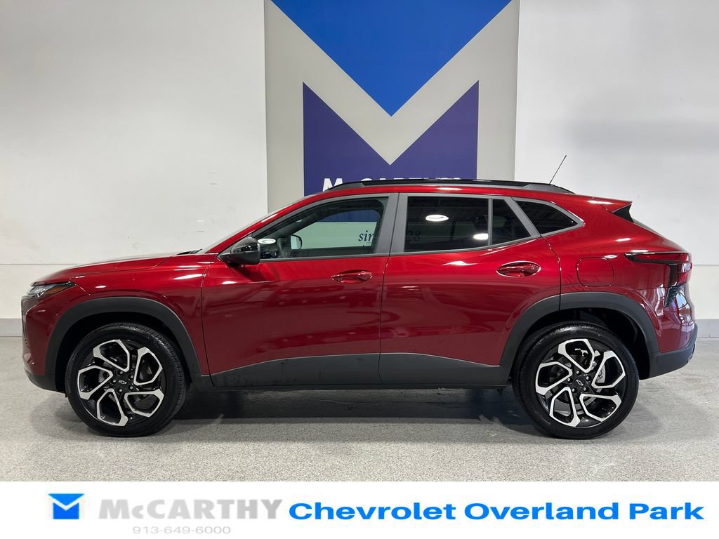 Used 2025 Chevrolet Trax RS w/ Driver Confidence Package FWD image 8