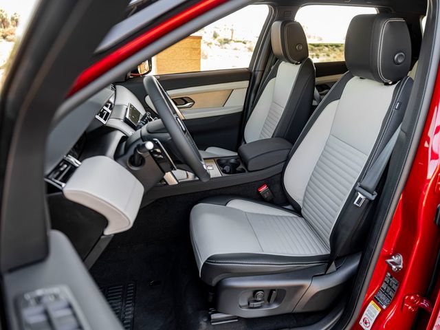New 2025 Land Rover Discovery Sport Dynamic SE AWD/4WD image 13