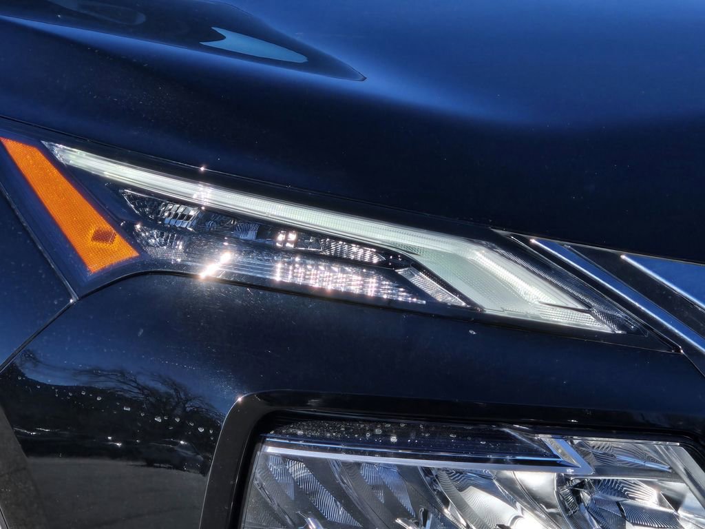 Used 2022 Nissan Rogue SV image 8