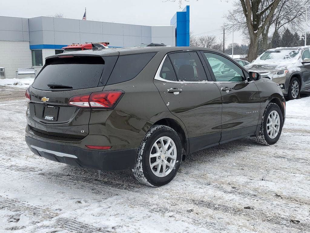 Used 2023 Chevrolet Equinox LT image 3