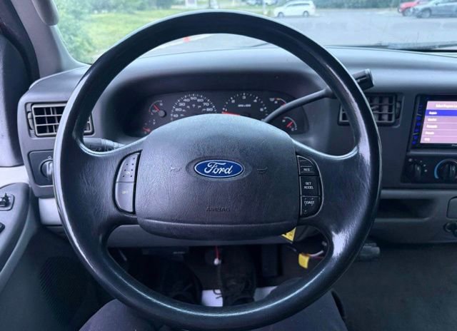 Used 2003 Ford F250 Lariat RWD image 8