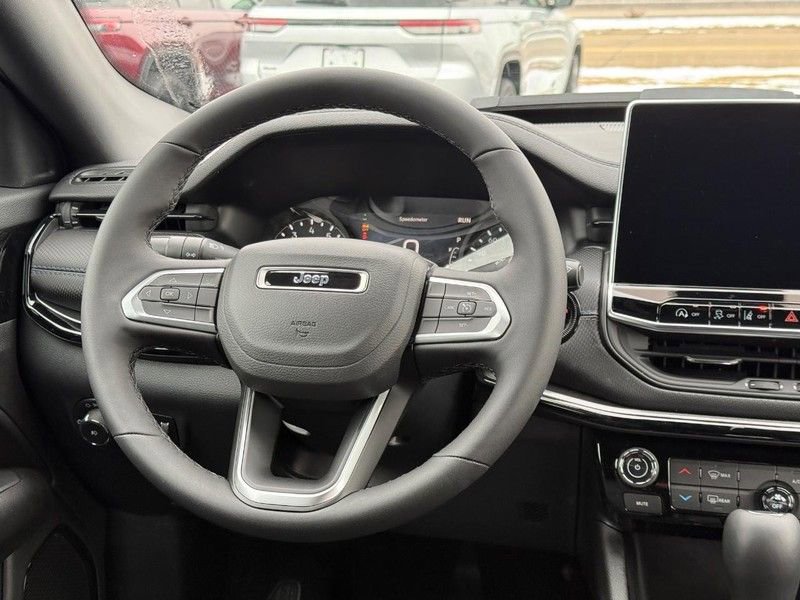 New 2026 Jeep Compass Latitude image 7