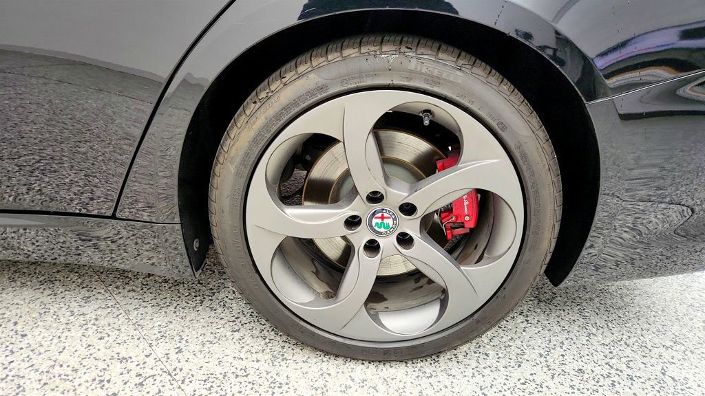 Used 2018 Alfa Romeo Giulia image 9