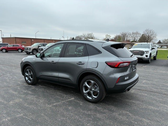 Used 2025 Ford Escape ST-Line w/ Tech Pack #1 AWD/4WD image 3