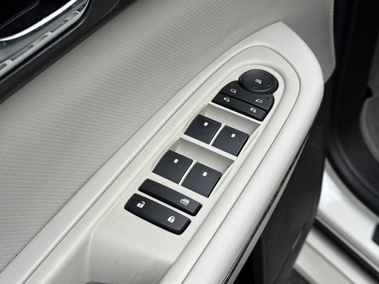 Used 2012 GMC Acadia Denali AWD/4WD image 25