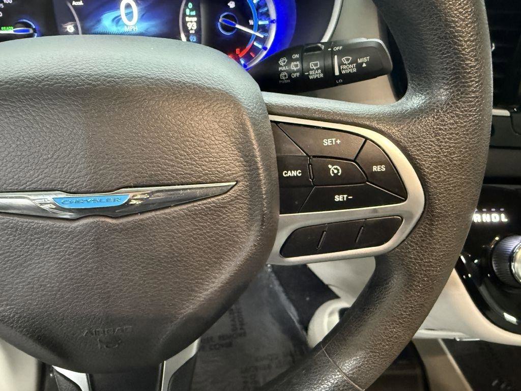 Used 2018 Chrysler Pacifica Touring Plus image 16