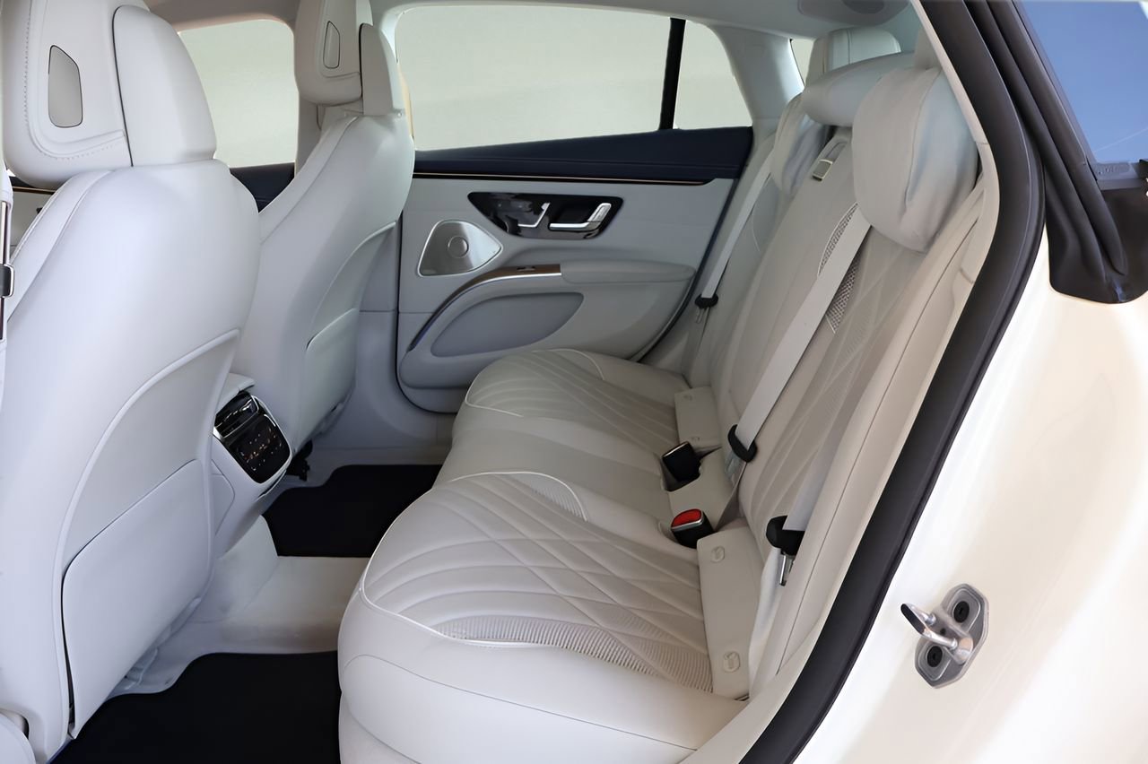 Used 2022 Mercedes-Benz EQS 580 4MATIC Sedan image 14