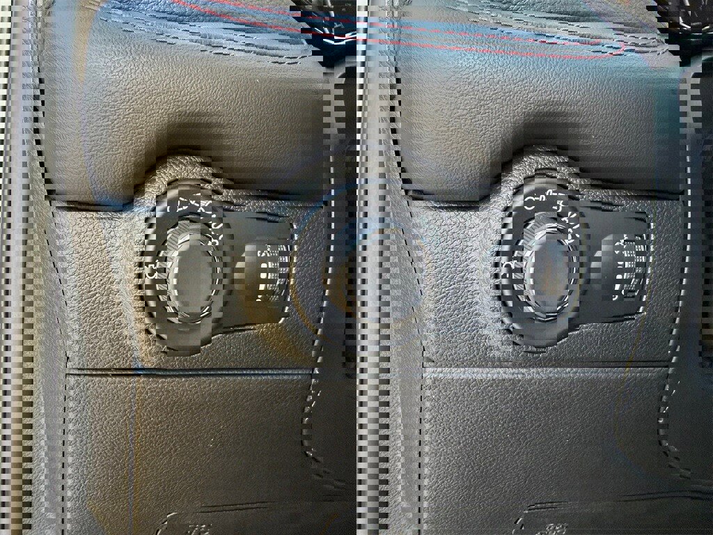 Used 2025 Dodge Durango GT image 14