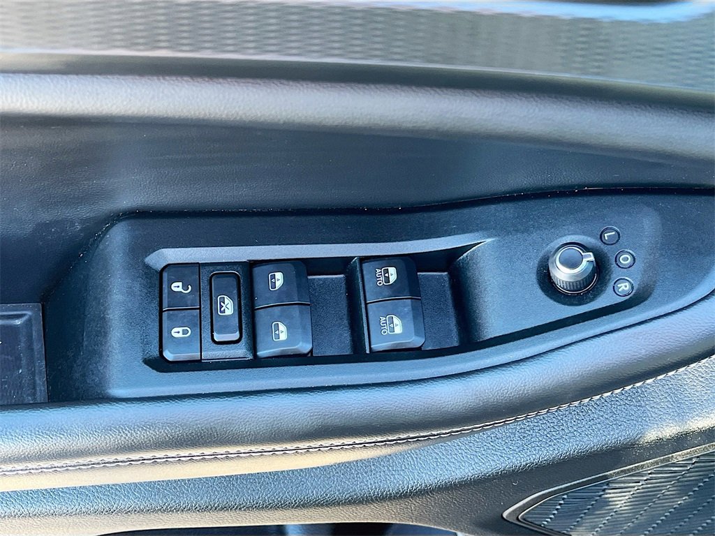 Used 2024 Jeep Grand Cherokee L Altitude image 17