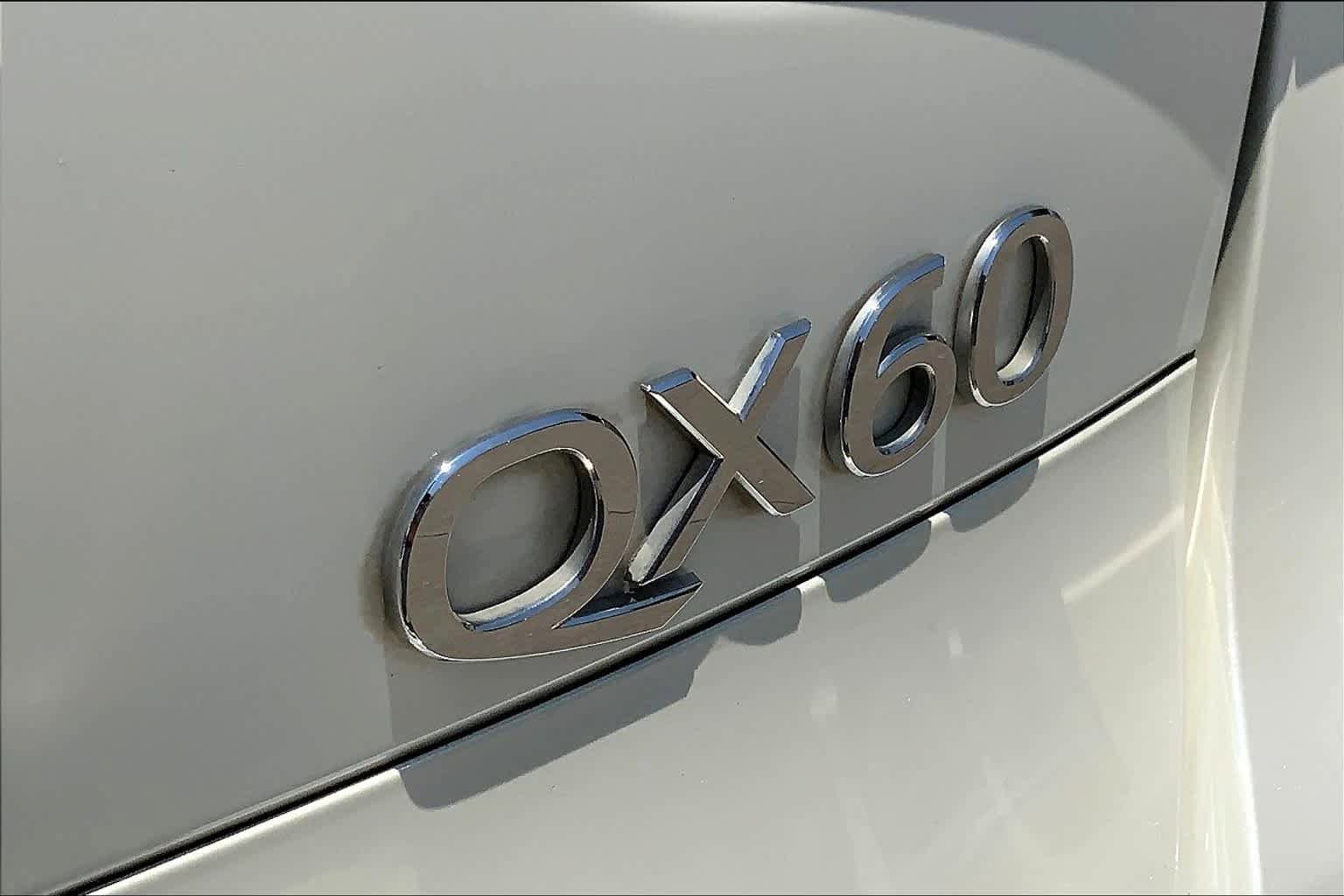 Used 2016 INFINITI QX60 Luxe w/ Deluxe Technology Package AWD/4WD image 31